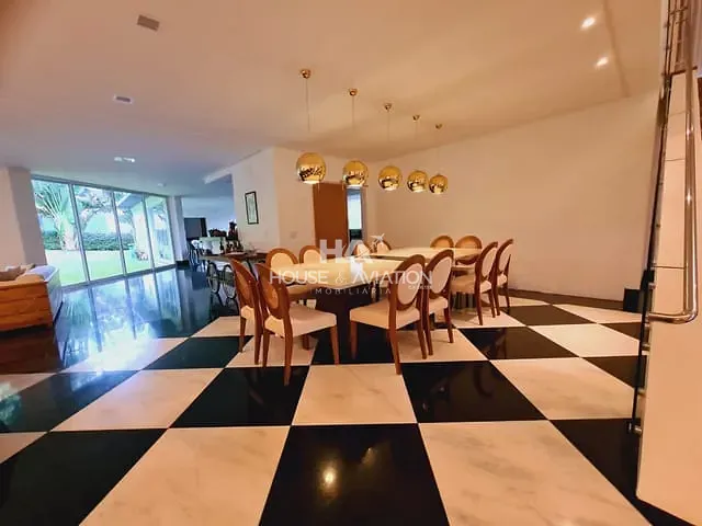 Casa com 1250m² 4 quartos e 6 banheiros, à venda, no bairro Residencial Aldeia do Vale em Goiânia