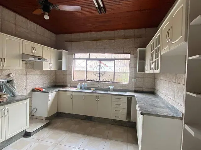 Casa com 630m² 3 quartos e 2 banheiros, à venda, no bairro Vila Oliveira em Rolândia