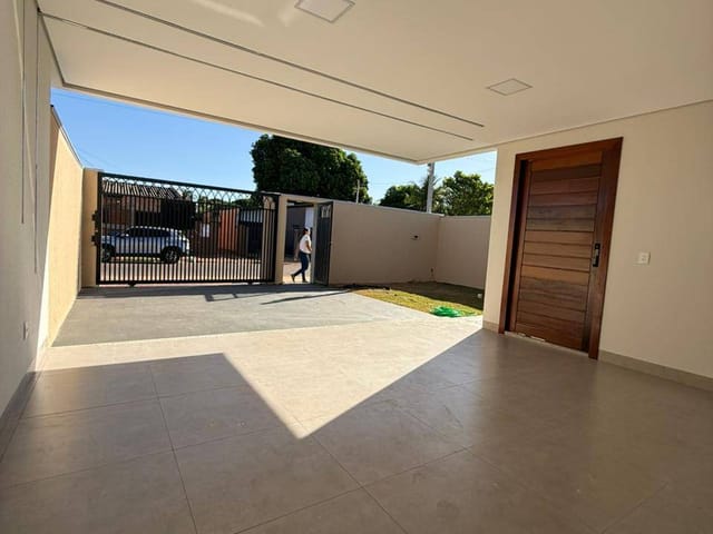 Casa com 315m² 3 quartos e 2 banheiros, à venda, no bairro Loteamento Jardim Nápoles em Sinop