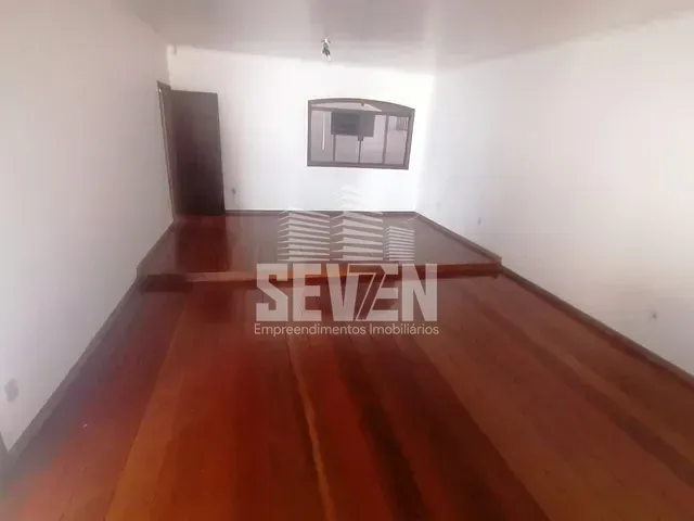 Casa com 363m² 4 quartos e 4 banheiros, à venda, no bairro Jardim Panorama em Bauru