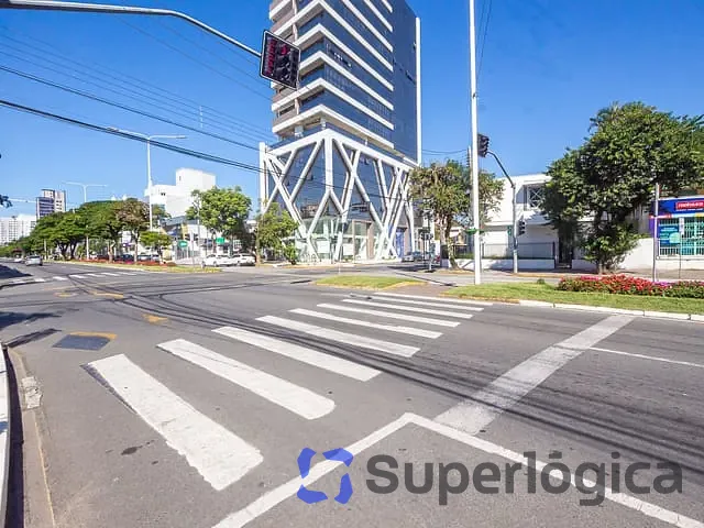 Casa com 256m², à venda, no bairro Centro em Itajaí