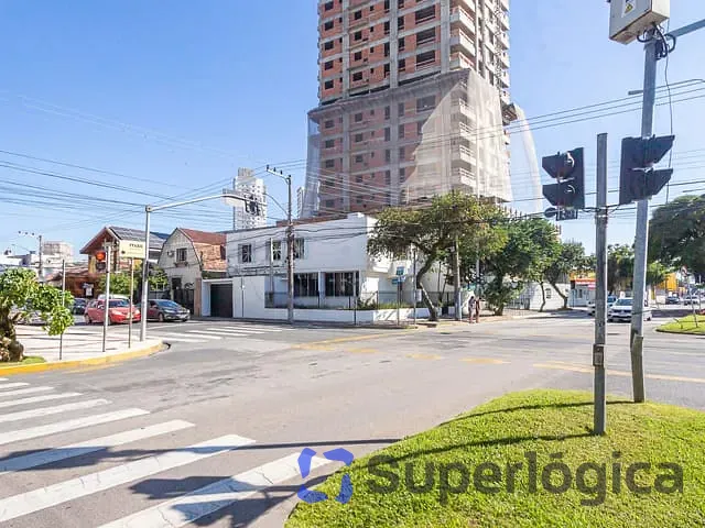 Casa com 256m², à venda, no bairro Centro em Itajaí