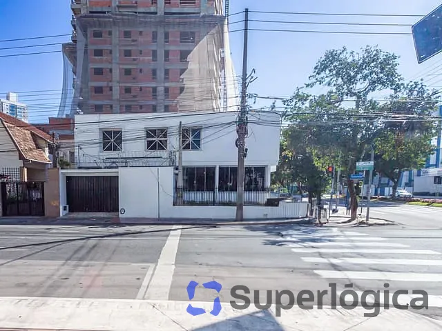 Casa com 256m², à venda, no bairro Centro em Itajaí