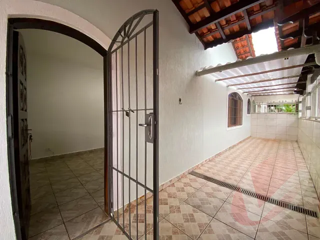 Casa com 148m² 2 quartos e 1 banheiro, à venda, no bairro Real em Praia Grande