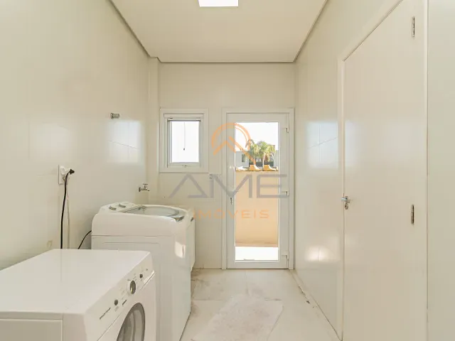 Casa 4 quartos e 5 banheiros, à venda, no bairro São Gonçalo em Pelotas