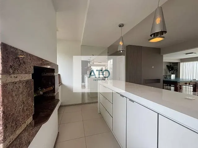 Casa com 1087m² 4 quartos e 4 banheiros, à venda, no bairro Centro em Tijucas