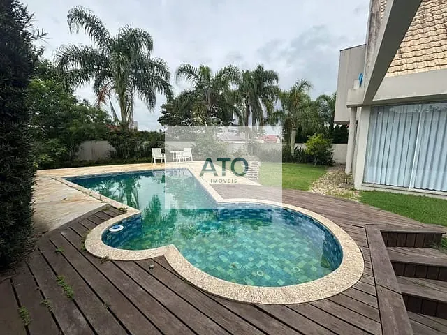 Casa com 1087m² 4 quartos e 4 banheiros, à venda, no bairro Centro em Tijucas