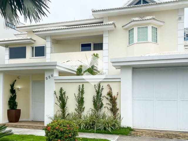 Casa com 800m² 5 quartos e 8 banheiros, à venda, no bairro Barra da Tijuca em Rio de Janeiro