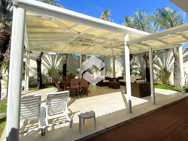 Casa com 800m² 5 quartos e 8 banheiros, à venda, no bairro Barra da Tijuca em Rio de Janeiro