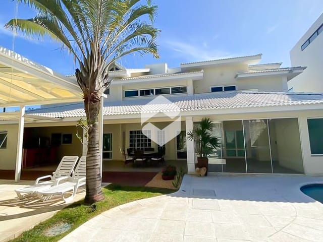 Casa com 800m² 5 quartos e 8 banheiros, à venda, no bairro Barra da Tijuca em Rio de Janeiro