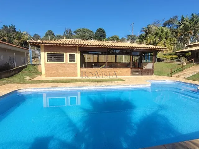 Casa com 1610m² 3 quartos e 2 banheiros, à venda, no bairro Vale do Rio Cachoeira em Piracaia