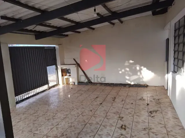 Casa 3 quartos e 2 banheiros, para alugar, no bairro Vila Redenção em Pirassununga