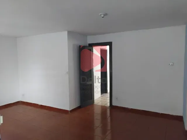 Casa 3 quartos e 2 banheiros, para alugar, no bairro Vila Redenção em Pirassununga