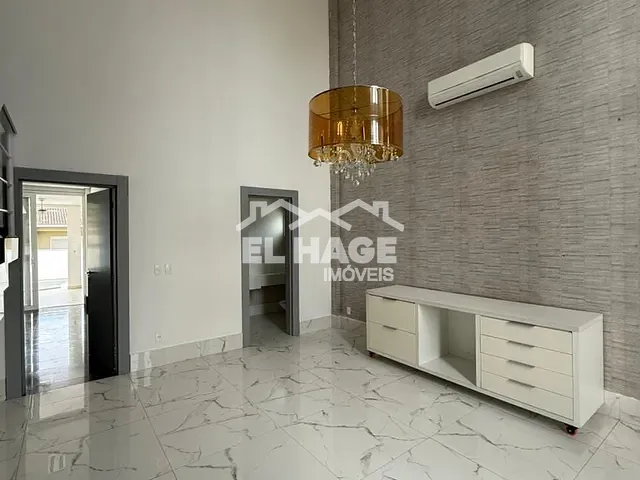 Casa com 460m² 4 quartos e 6 banheiros, à venda, no bairro Jardim Itália em Cuiabá