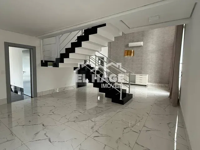 Casa com 460m² 4 quartos e 6 banheiros, à venda, no bairro Jardim Itália em Cuiabá