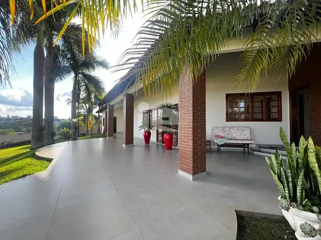 Casa com 2871m² 3 quartos e 5 banheiros, à venda, no bairro Parque Industrial Cafezal em Rolândia