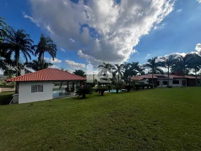 Casa com 2871m² 3 quartos e 5 banheiros, à venda, no bairro Parque Industrial Cafezal em Rolândia