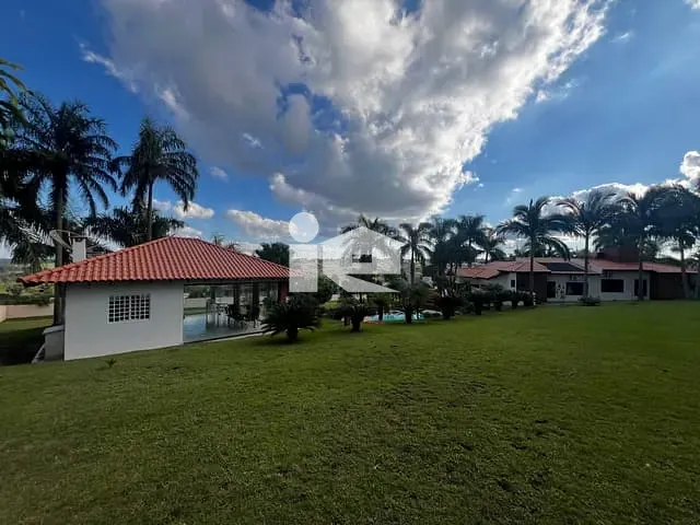 Casa com 2871m² 3 quartos e 5 banheiros, à venda, no bairro Parque Industrial Cafezal em Rolândia