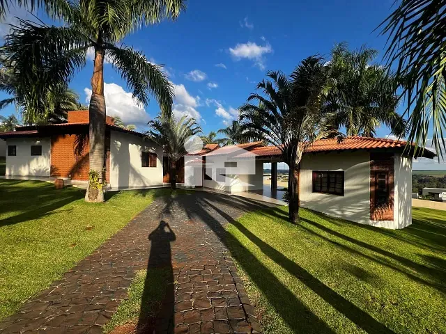 Casa com 2871m² 3 quartos e 5 banheiros, à venda, no bairro Parque Industrial Cafezal em Rolândia