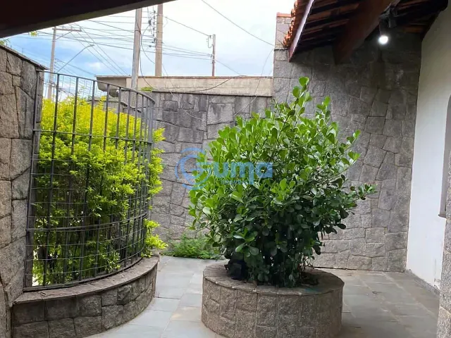 Casa com 240m² 3 quartos e 3 banheiros, à venda, no bairro Jardim das Laranjeiras em Bragança Paulista