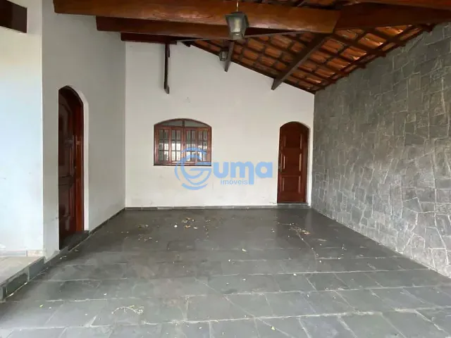 Casa com 240m² 3 quartos e 3 banheiros, à venda, no bairro Jardim das Laranjeiras em Bragança Paulista