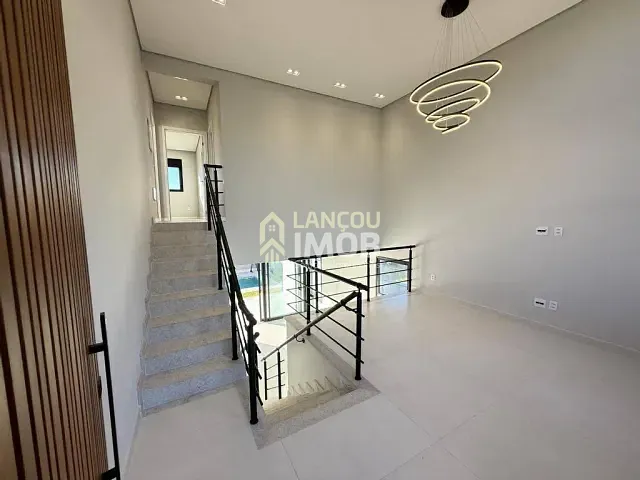 Casa 3 quartos e 4 banheiros, à venda, no bairro São Venâncio em Itupeva