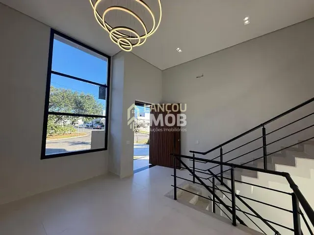 Casa 3 quartos e 4 banheiros, à venda, no bairro São Venâncio em Itupeva