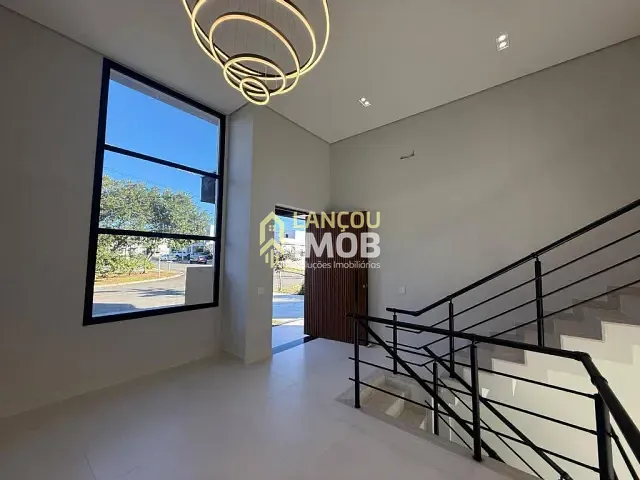 Casa 3 quartos e 4 banheiros, à venda, no bairro São Venâncio em Itupeva