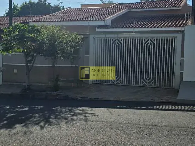 Casa 3 quartos e 2 banheiros, à venda, no bairro Parque das Aroeiras em São José do Rio Preto