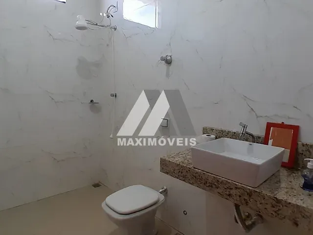 Casa com 240m² 2 quartos e 1 banheiro, à venda, no bairro Alto Paraiso em Araçuaí
