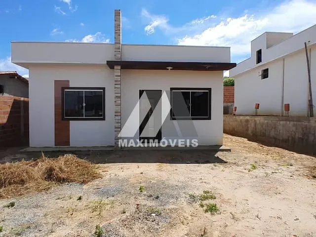 Casa com 240m² 2 quartos e 1 banheiro, à venda, no bairro Alto Paraiso em Araçuaí
