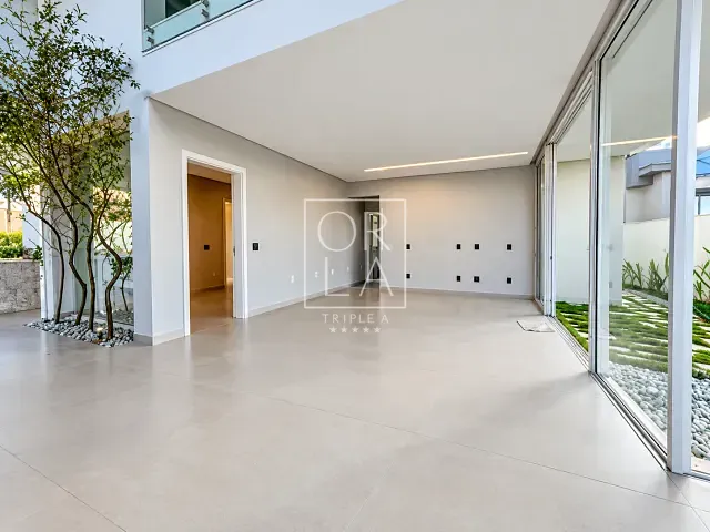 Casa com 548m² 5 quartos e 7 banheiros, à venda, no bairro Fazenda Gameleira em Goiânia