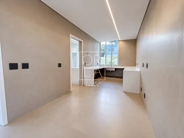 Casa com 548m² 5 quartos e 7 banheiros, à venda, no bairro Fazenda Gameleira em Goiânia