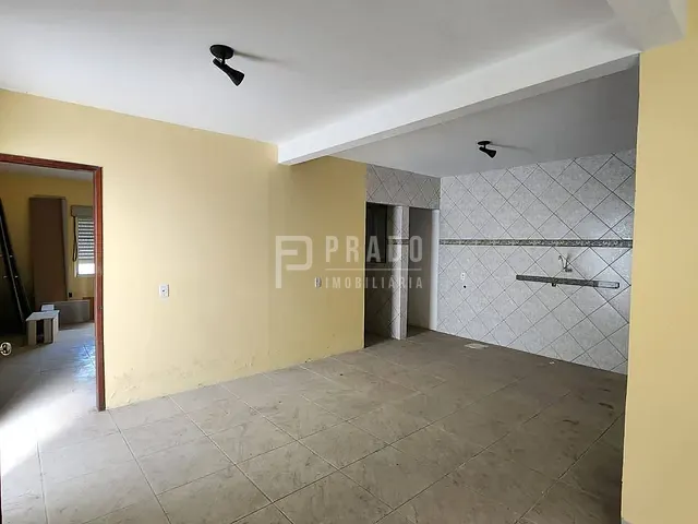 Casa 2 quartos e 2 banheiros, à venda, no bairro Fragata em Pelotas