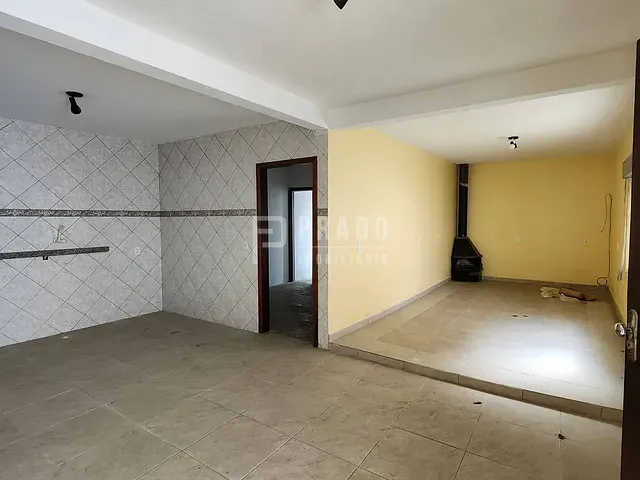 Casa 2 quartos e 2 banheiros, à venda, no bairro Fragata em Pelotas