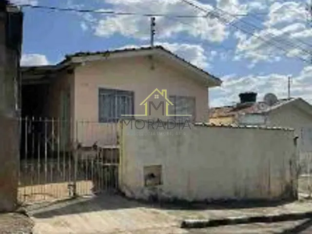 Casa com 210m², à venda, no bairro Recreio dos Bandeirantes em Guaxupé