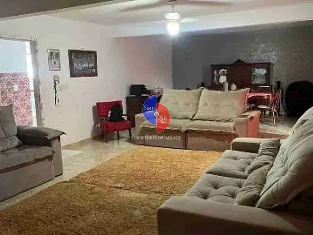 Casa 3 quartos e 3 banheiros, à venda, no bairro Praia do Imperador (Praia de Mauá) em Magé