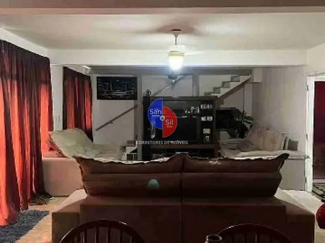 Casa 3 quartos e 3 banheiros, à venda, no bairro Praia do Imperador (Praia de Mauá) em Magé