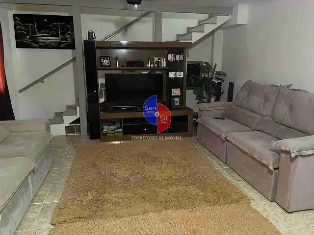 Casa 3 quartos e 3 banheiros, à venda, no bairro Praia do Imperador (Praia de Mauá) em Magé