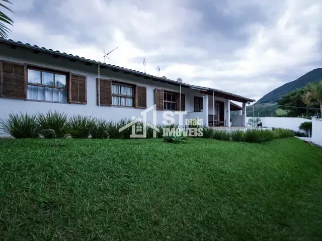 Casa com 723m² 3 quartos e 2 banheiros, à venda, no bairro Jardim Bela Vista em Andradas