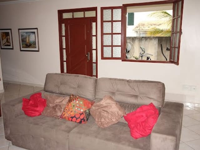 Casa 3 quartos e 3 banheiros, à venda, no bairro Parque Santo Antônio em Campos dos Goytacazes