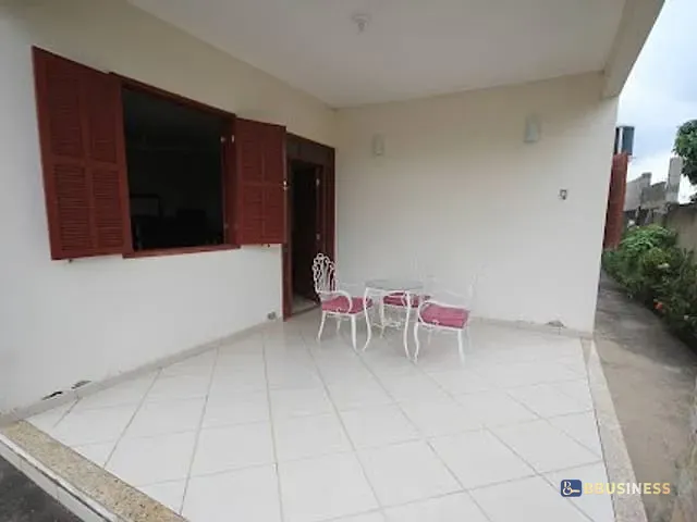 Casa 3 quartos e 3 banheiros, à venda, no bairro Parque Santo Antônio em Campos dos Goytacazes