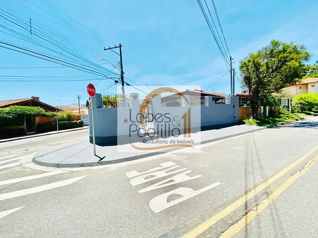 Casa com 320m² 3 quartos e 2 banheiros, à venda, no bairro Vila Helena em Atibaia