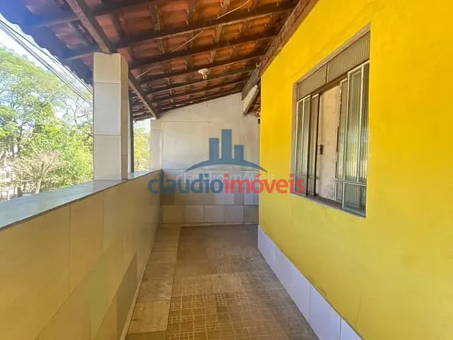 Casa 2 quartos e 1 banheiro, à venda, no bairro Vila Coringa em Barra Mansa