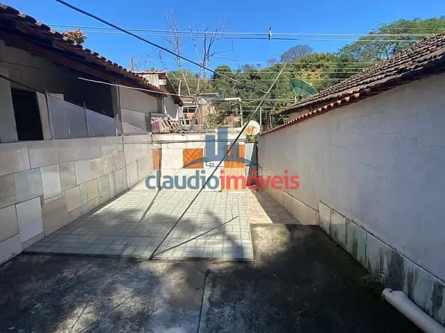 Casa 2 quartos e 1 banheiro, à venda, no bairro Vila Coringa em Barra Mansa