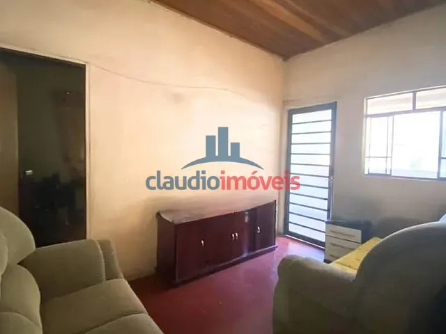 Casa 2 quartos e 1 banheiro, à venda, no bairro Vila Coringa em Barra Mansa