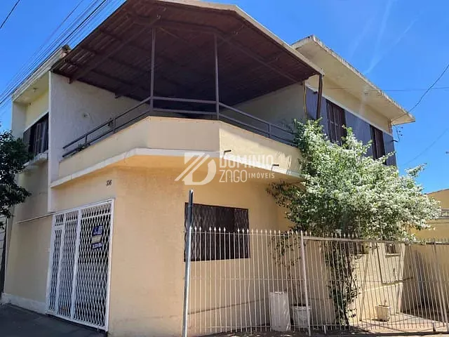 Casa com 236m² 7 quartos e 5 banheiros, à venda, no bairro Mercês em Uberaba