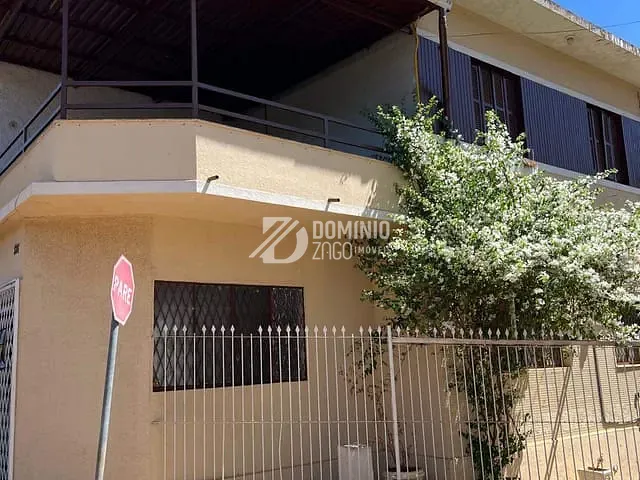 Casa com 236m² 7 quartos e 5 banheiros, à venda, no bairro Mercês em Uberaba
