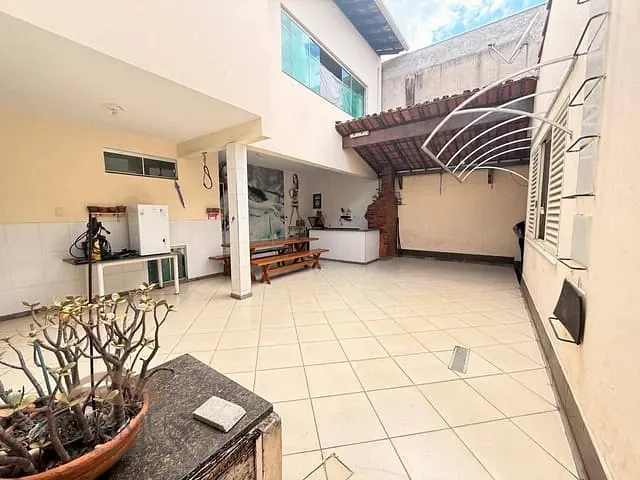 Casa com 330m² 3 quartos e 3 banheiros, à venda, no bairro Cariru em Ipatinga