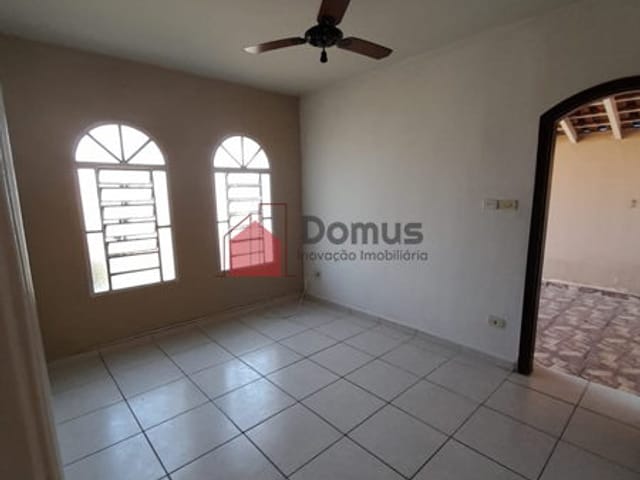 Casa com 300m², à venda, no bairro Parque São Domingos em Pindamonhangaba